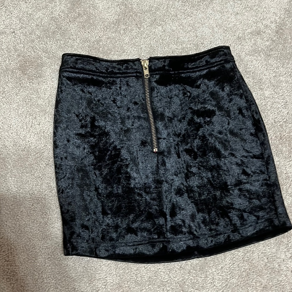 Like New Black Forever 21 skirt